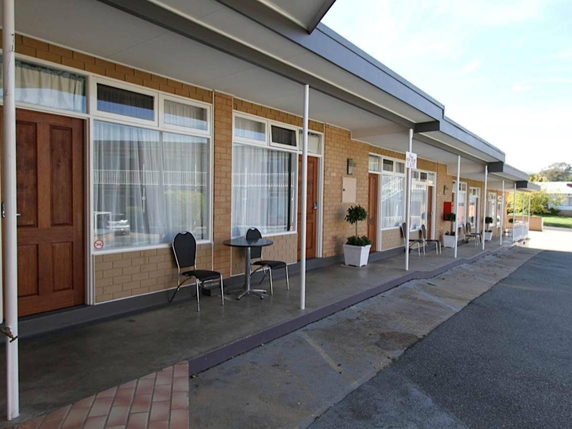 Queanbeyan Motel מראה חיצוני תמונה